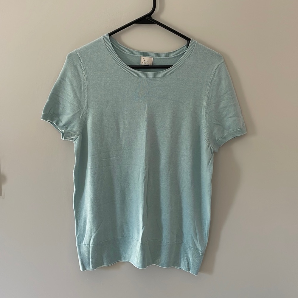 Short sleeve sweater